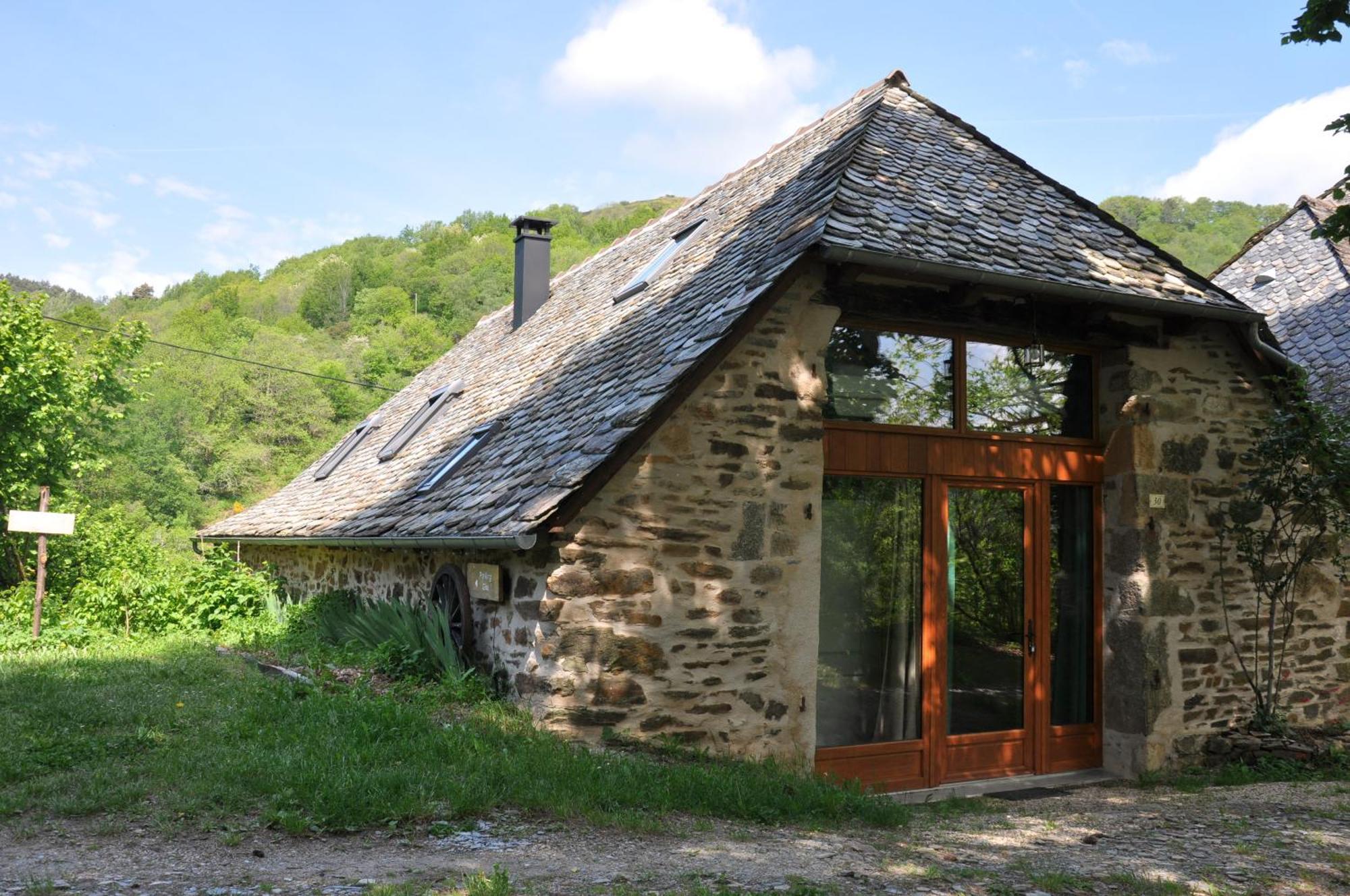 Gite Le Couderc De Coubisou, Grange Renovee Экстерьер фото